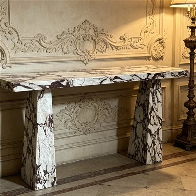 Kleine marmeren entreetafel